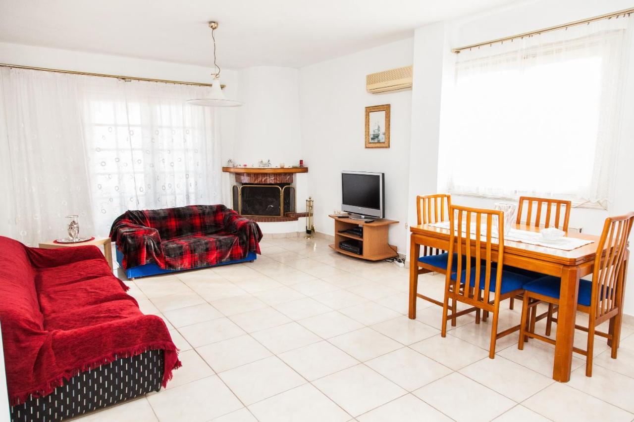Sunny Apartment Near Metro Station Athene Buitenkant foto